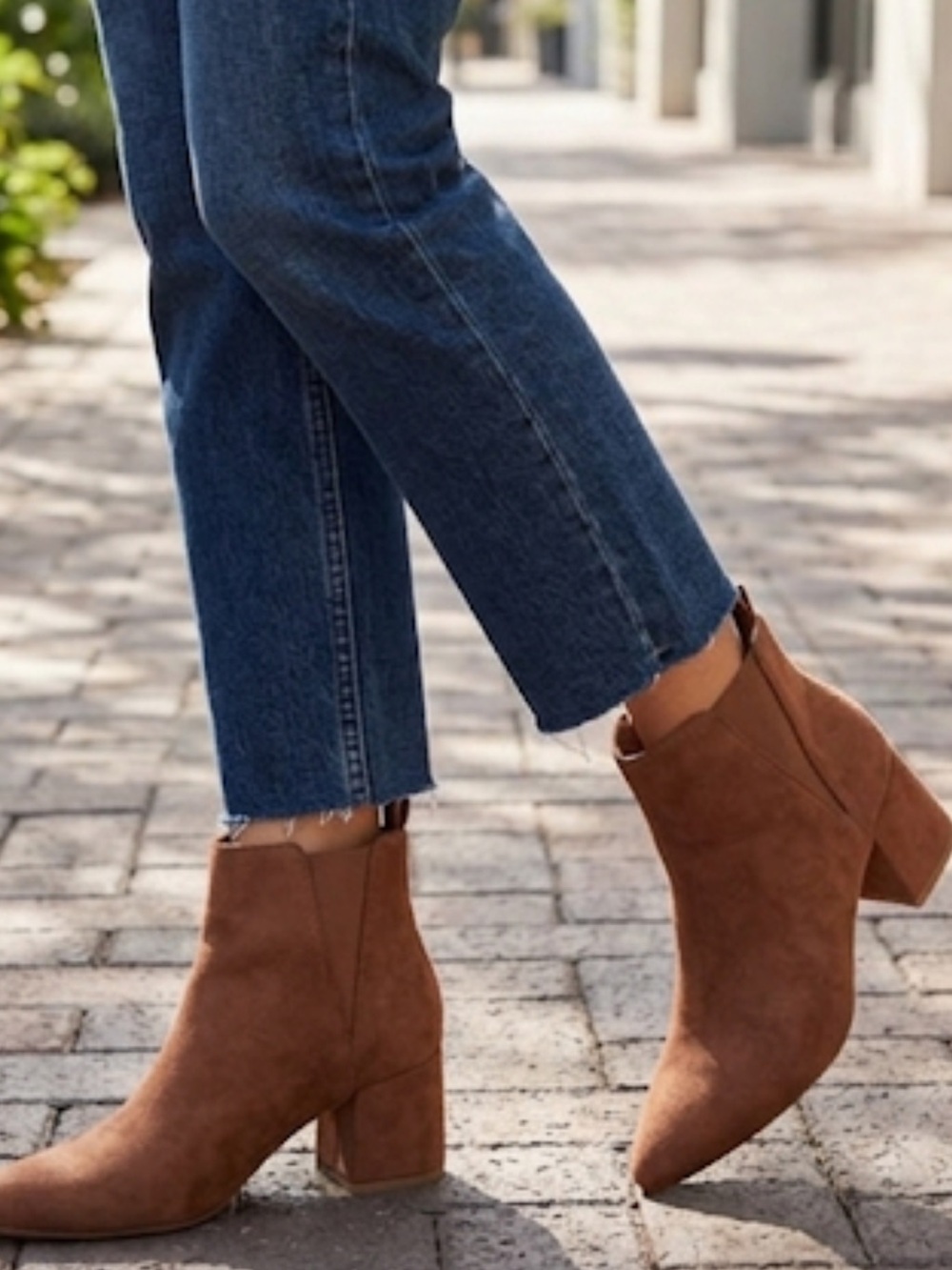 Aerosoles Suede-Like Pointed Toe Ankle Boots Block Heel Elastic Side Sz 6.5